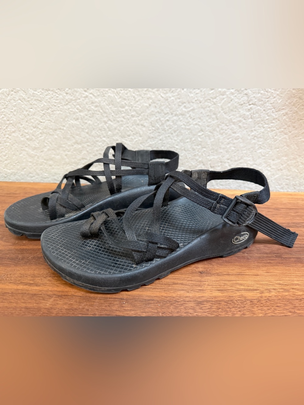 Chaco x Vibram Women's Black ZX/2 sandals, 8